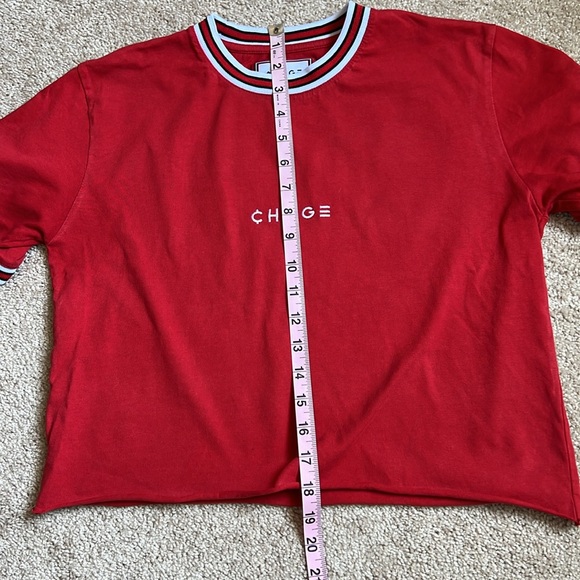 Chnge Red Short Sleeve Cropped Top   Size Medium - Picture 4 of 8